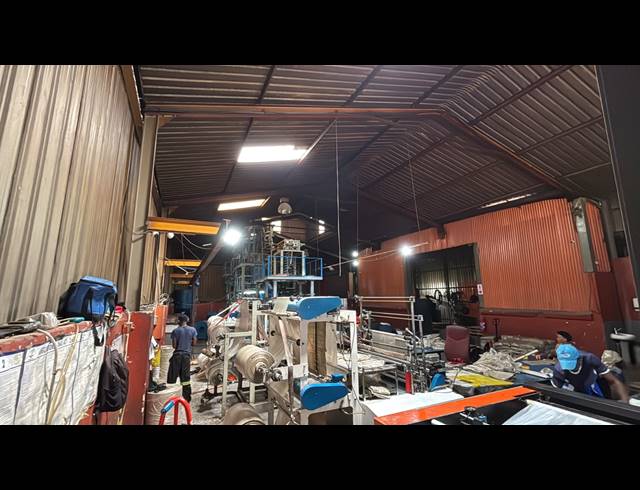 1,000M² WAREHOUSE FOR SALE IN HUGHES